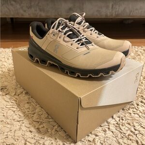 On Cloudventure Beige Waterpoof Sneakers